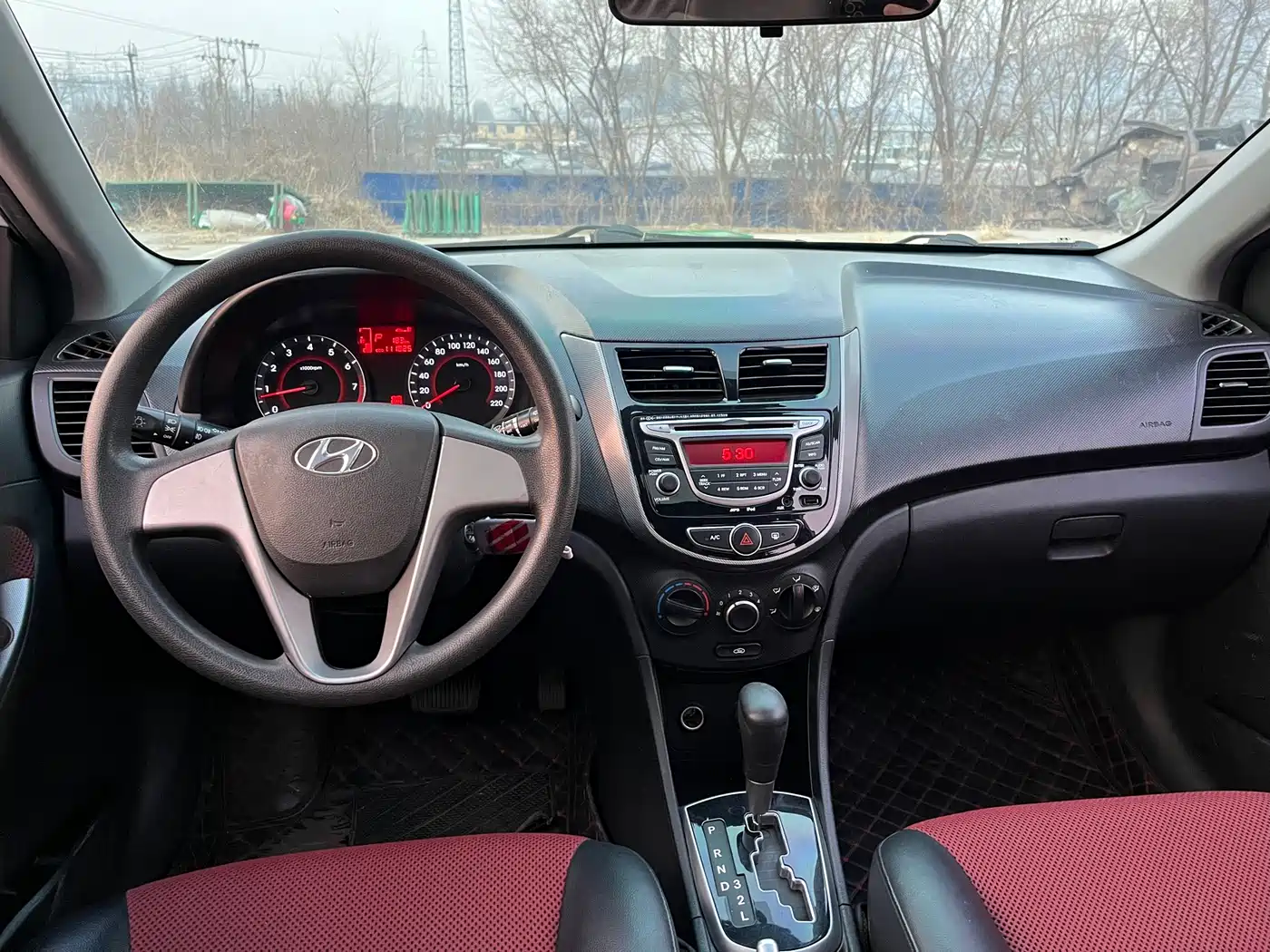 Hyundai Reina 2014 Model 1.4L Automatic GLX фото 6