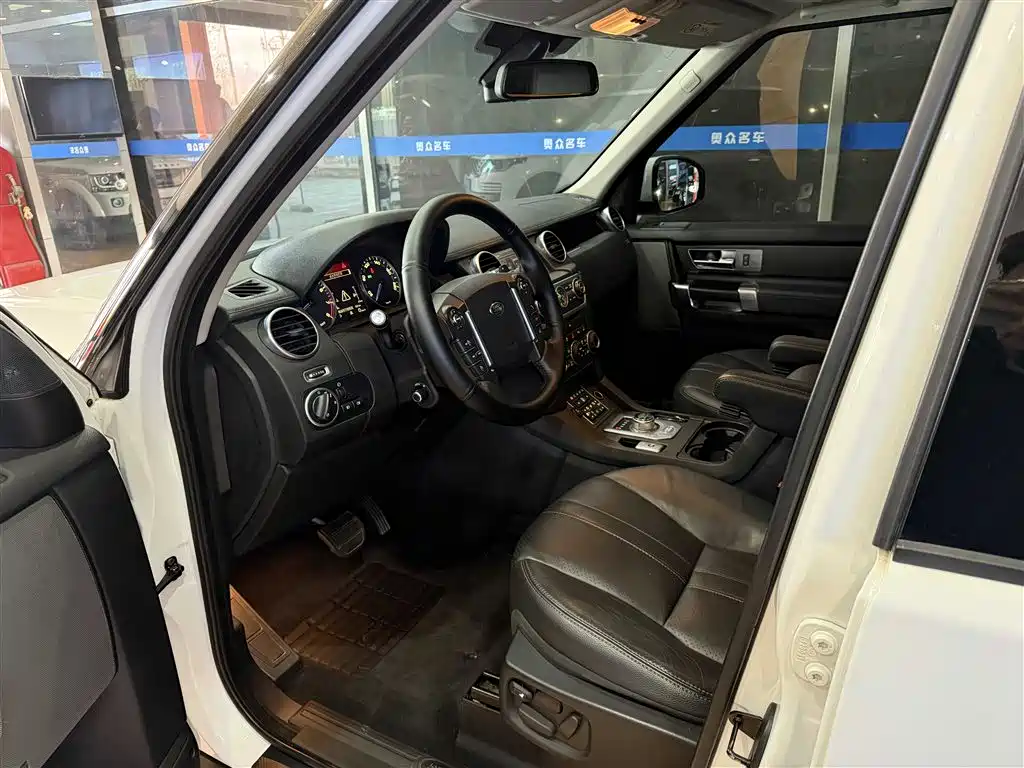 Land Rover Discovery 2016 3.0 SC Gloss Black Collector's Edition HSE фото 4