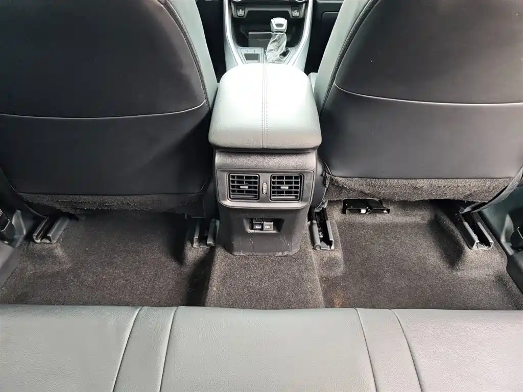 Toyota Wildlander 2022 2.0L CVT FWD Luxury PLUS Edition фото 25