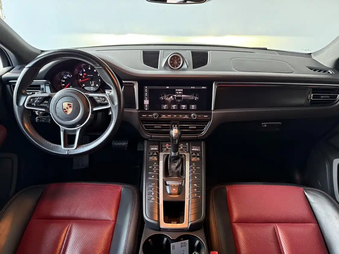 Porsche Macan 2018 Macan 2.0T фото 8