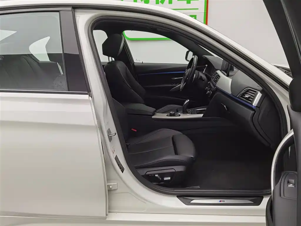 BMW 3 Series 2018 320i M Sport Package фото 23