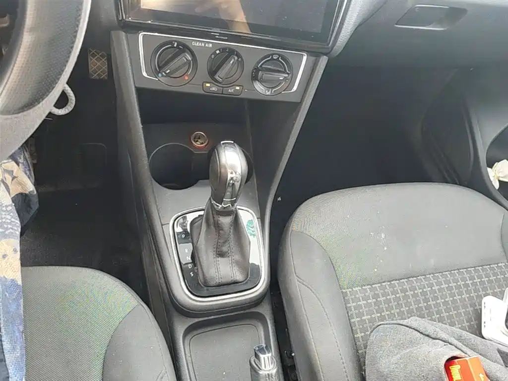 Volkswagen Polo 2016 1.6L Automatic Comfort фото 14