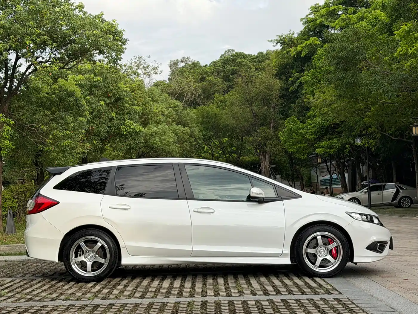 Фото 5 - Honda Jade