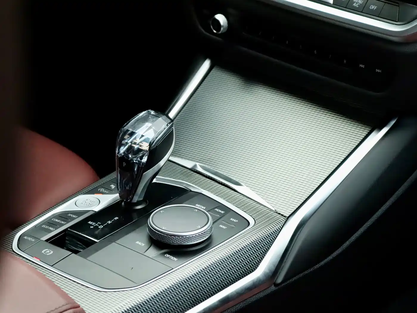 BMW 3 Series 2021 325i M Sport Night Edition фото 13