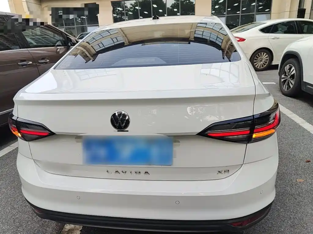 Volkswagen Lavida 2023 New Sharp 1.5L Auto Premium Edition фото 6