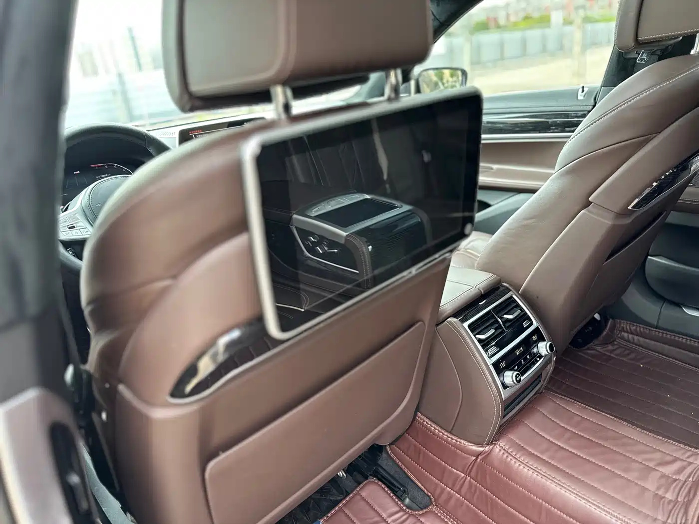 BMW 7 Series 2019 740Li Leading M Sport Package фото 9