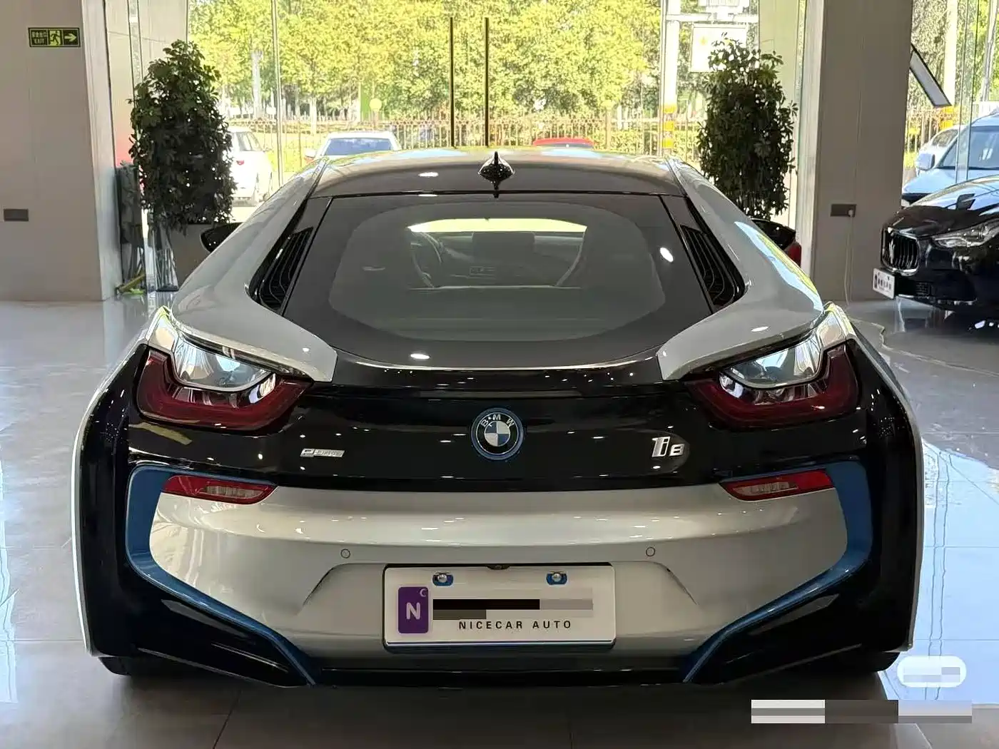 BMW i8 2014 Standard фото 4