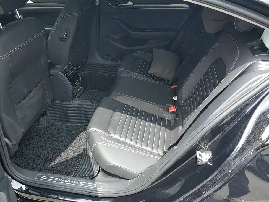 Volkswagen Magotan 2020 330TSI DSG Leading фото 11