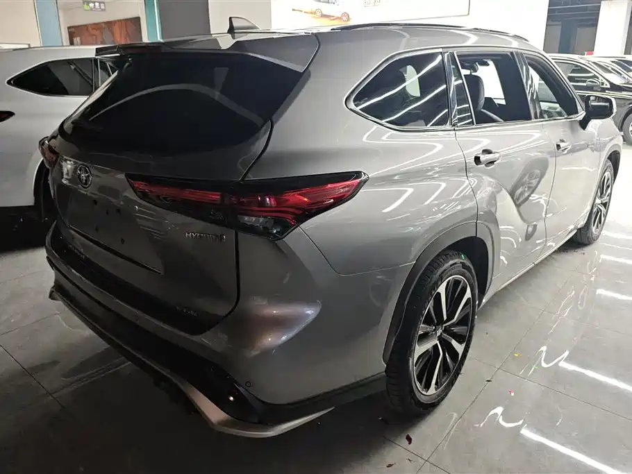 Toyota Crown Kluger 2022 2.5L HEV 4WD Premium Edition фото 3