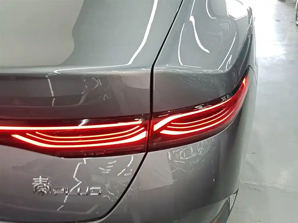 BYD Qin PLUS 2025 DM-i Smart Drive 55KM Leader фото 8