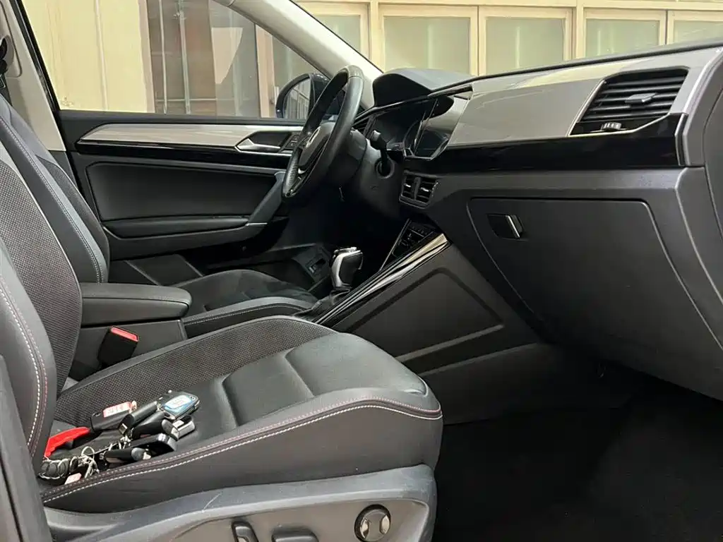 Volkswagen Tayron 2021 280TSI 2WD Luxury Smart Connect фото 11