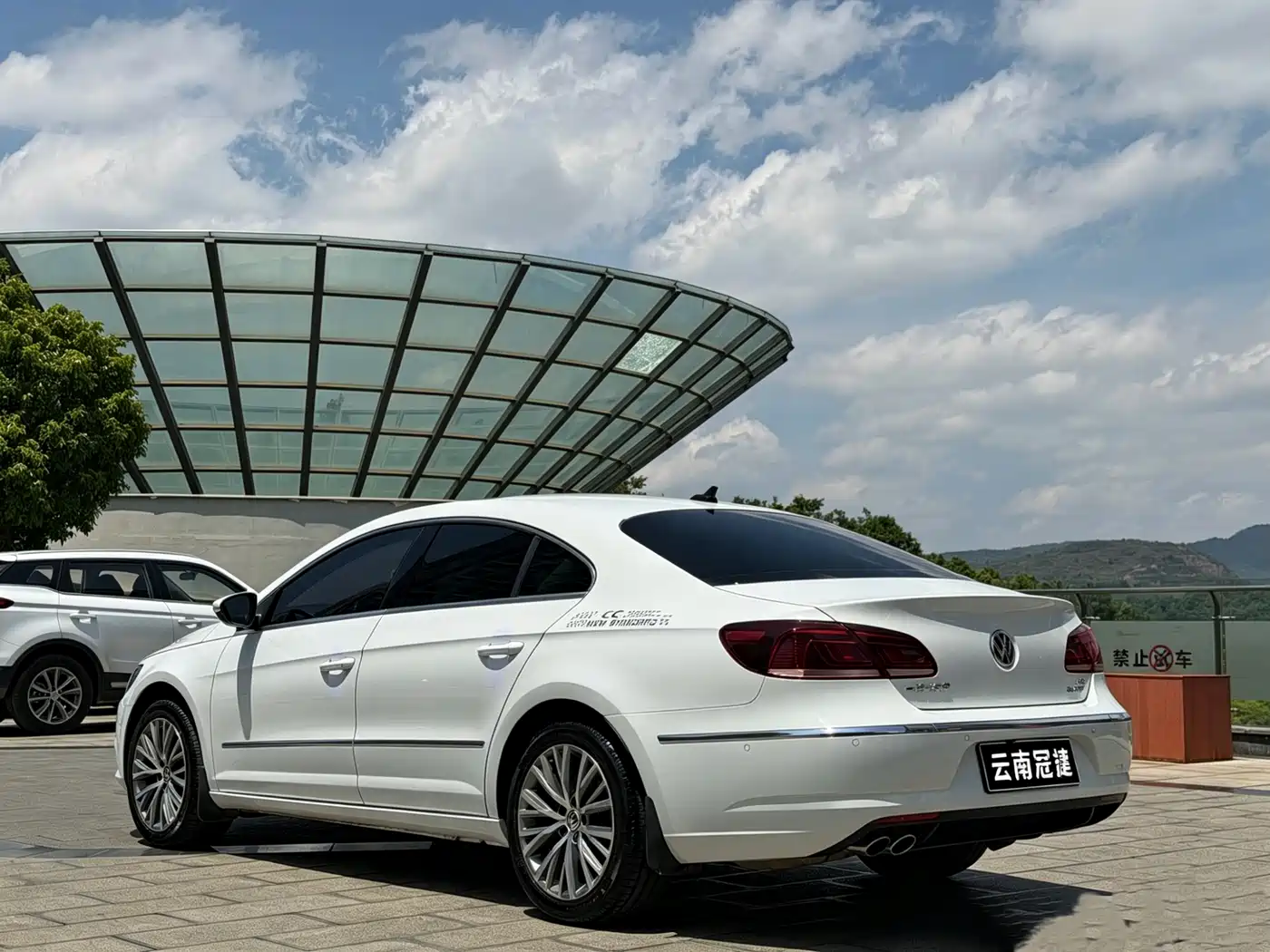 Volkswagen FAW-Volkswagen CC 2018 2.0TSI Luxury фото 9