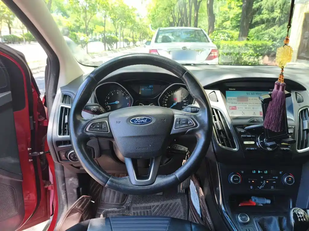 Фото 7 - Ford Focus