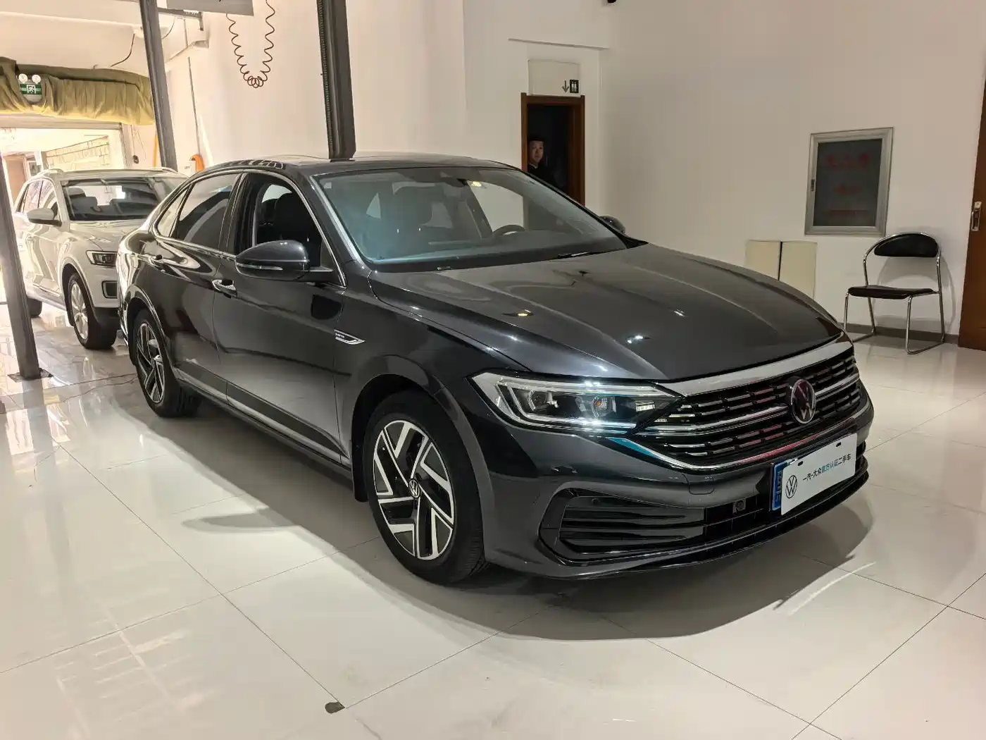 Volkswagen Sagitar 2023 300TSI DSG Surpassing Edition фото 3