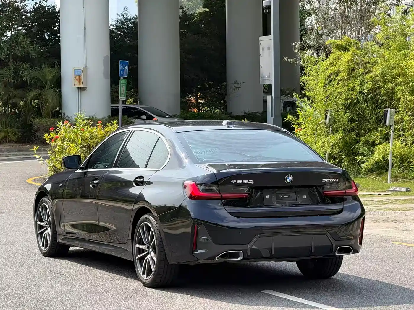 BMW 3 Series 2023 320Li M Sport Package фото 7