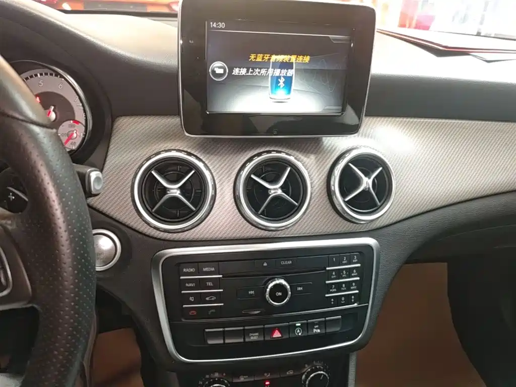Mercedes-Benz GLA 2016 GLA 200 Dynamic фото 13