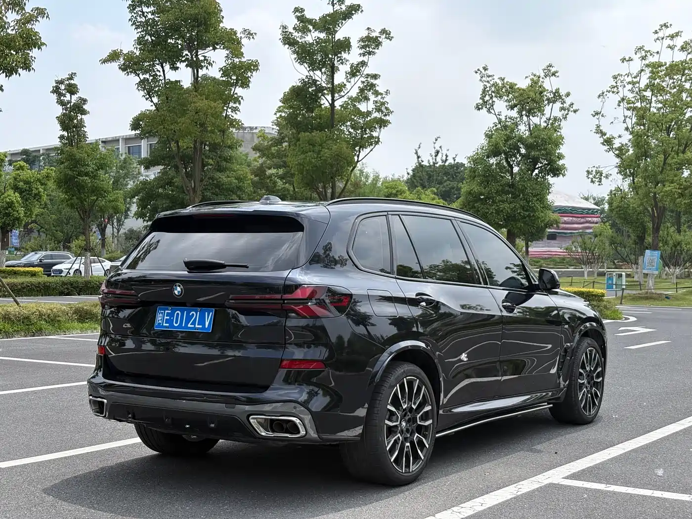 BMW X5 2023 xDrive 40Li M Sport Black Night Package фото 5