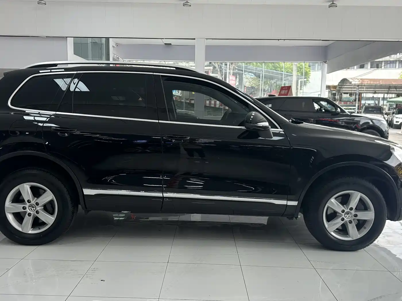Volkswagen Touareg 2011 3.0TDI Diesel Comfort фото 10