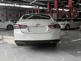 Photo 4 - Chevrolet Malibu XL