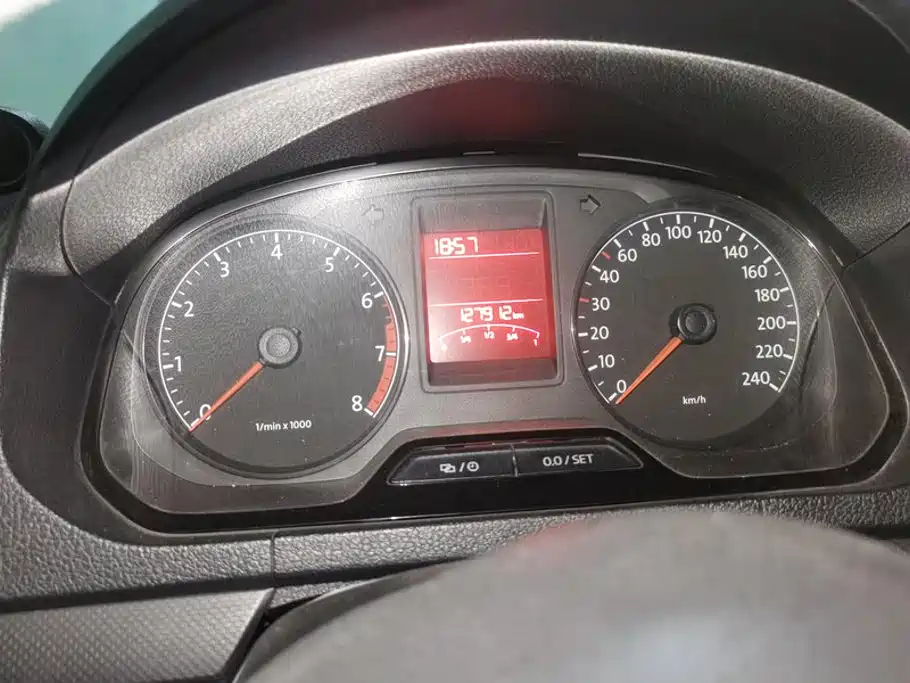 Фото 14 - Volkswagen Jetta