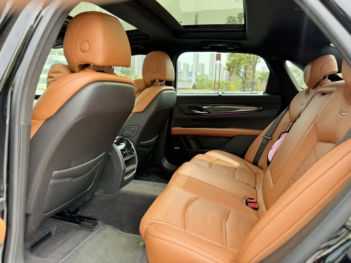Cadillac CT6 2016 28T Leading фото 6