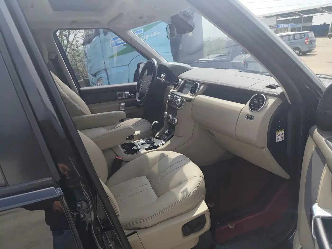 Land Rover Discovery 2012 3.0 SDV6 HSE Diesel фото 5