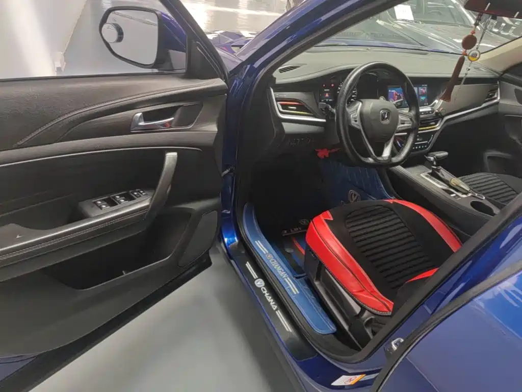 Changan CS35 PLUS 2019 2019 1.4T DCT Cool Connect Blue Whale Edition