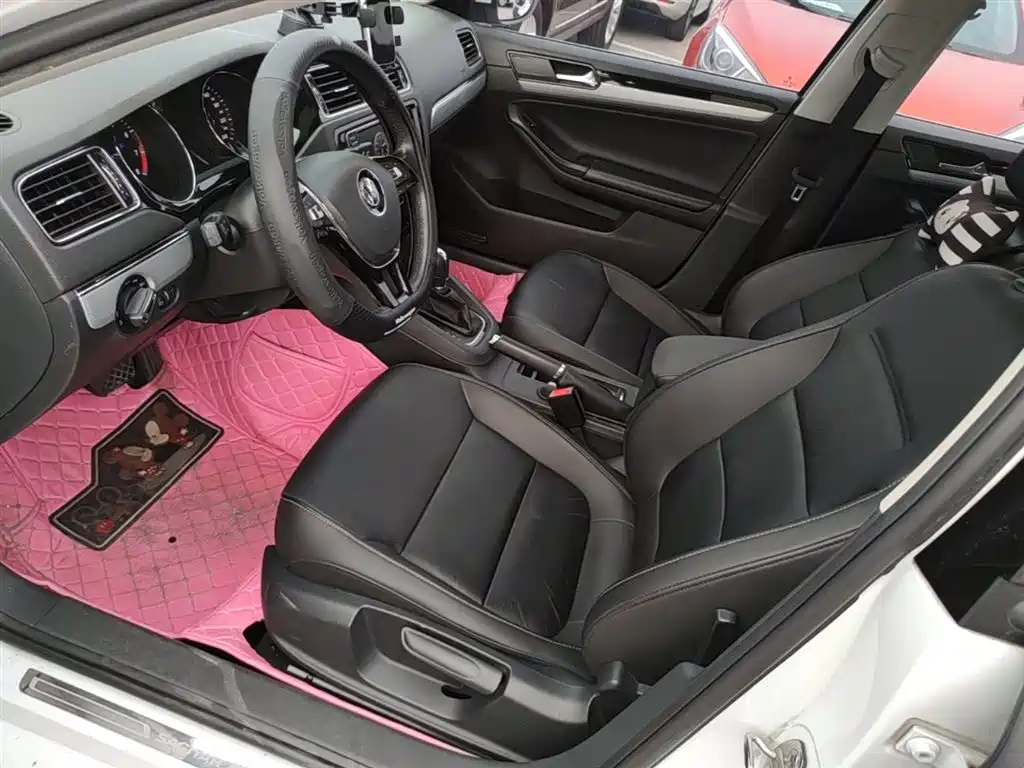 Volkswagen Sagitar 2018 1.6L Automatic Comfort фото 15