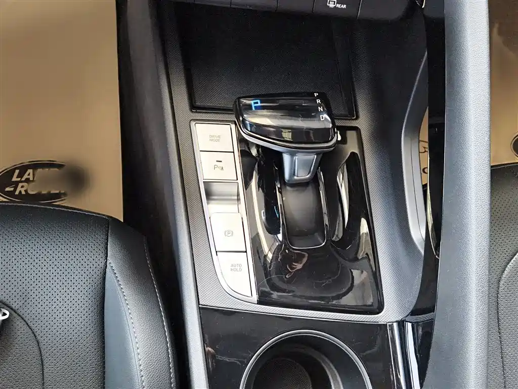 Hyundai Elantra 2023 1.5L CVT GLX Elite Edition фото 12
