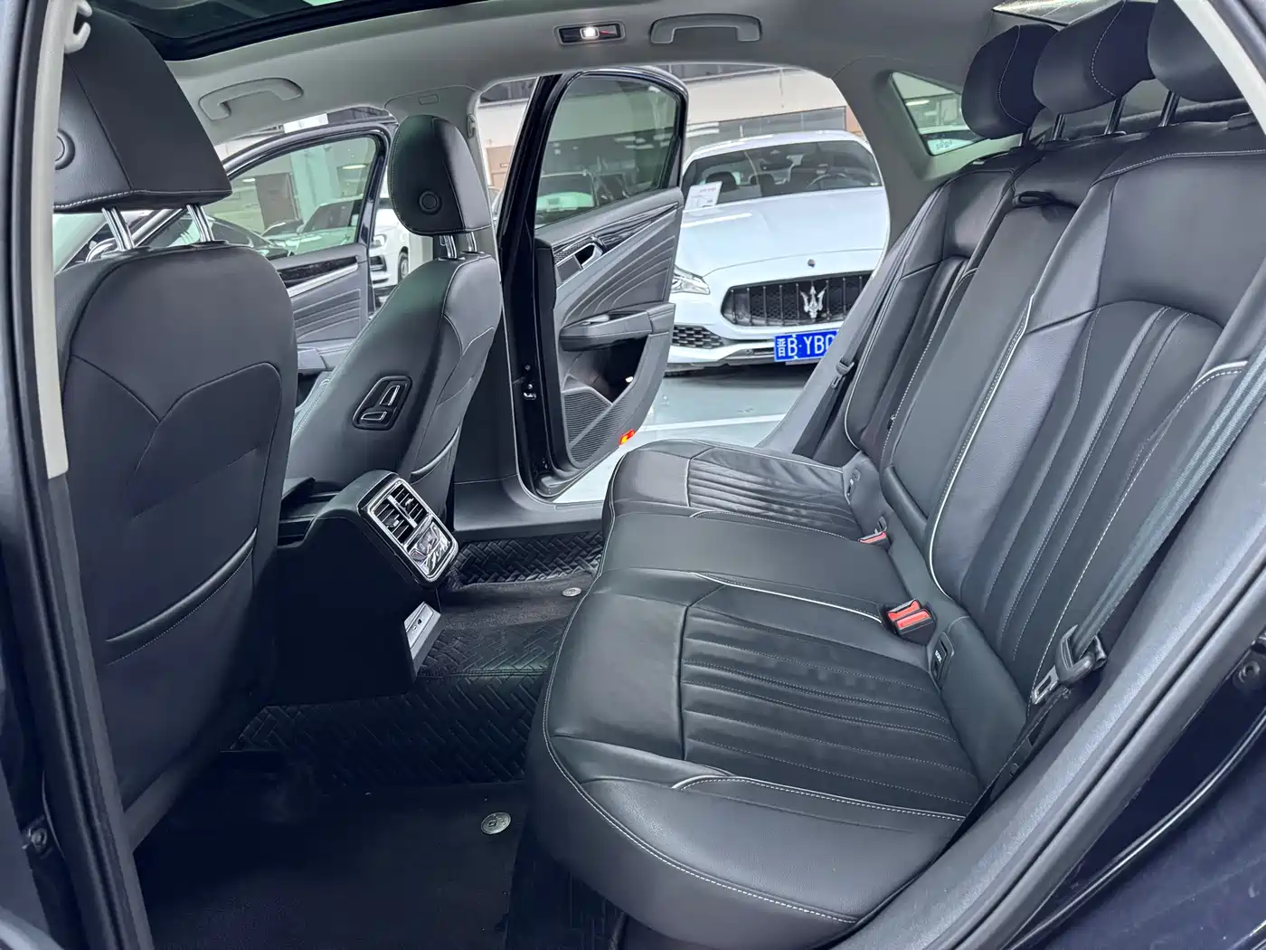 Volkswagen Passat 2023 330TSI Elite Edition фото 15