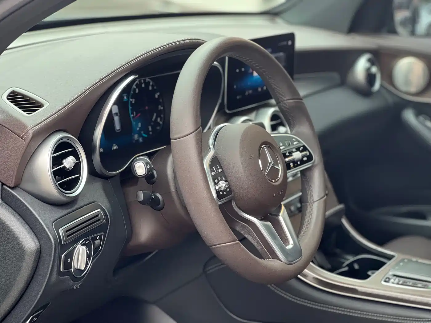Mercedes-Benz GLC 2021 GLC 300 L 4MATIC Sporty фото 10