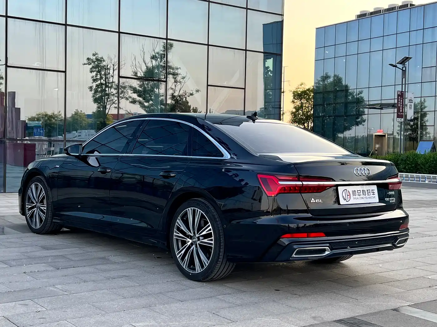 Audi A6L 2020 55 TFSI quattro Exclusive Dynamic фото 4