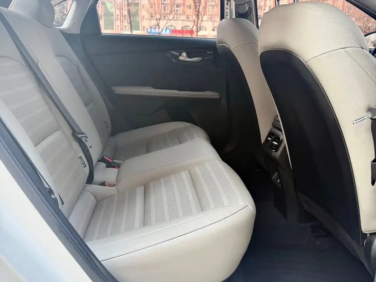 Kia K3 2023 Model 1.5L CVT Luxury Edition фото 12