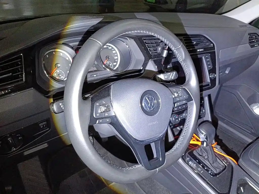 Volkswagen Tiguan L 2017 330TSI Automatic 2WD Luxury Edition фото 6