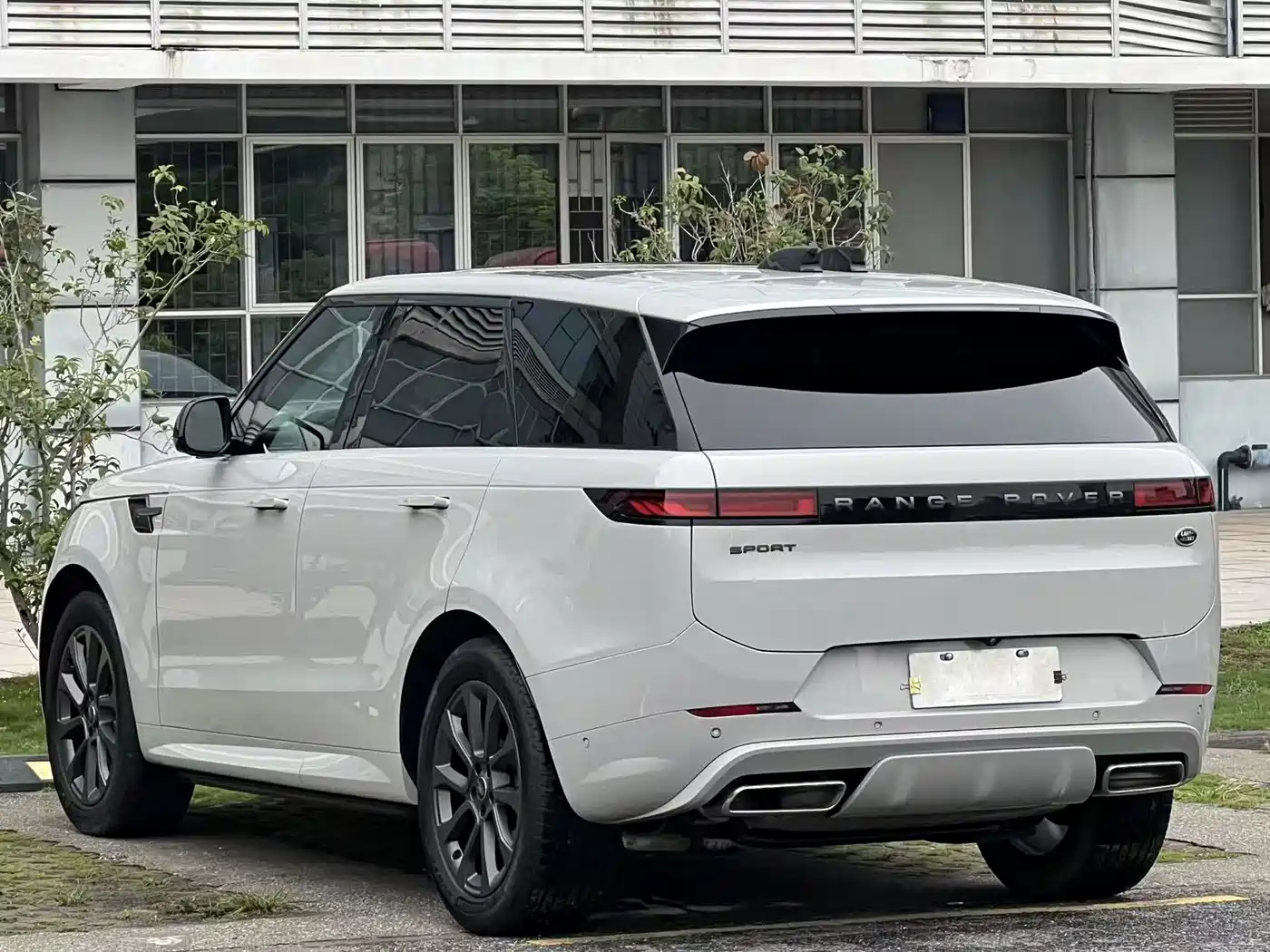 Land Rover Range Rover Sport 2023 400PS Dynamic SE фото 7
