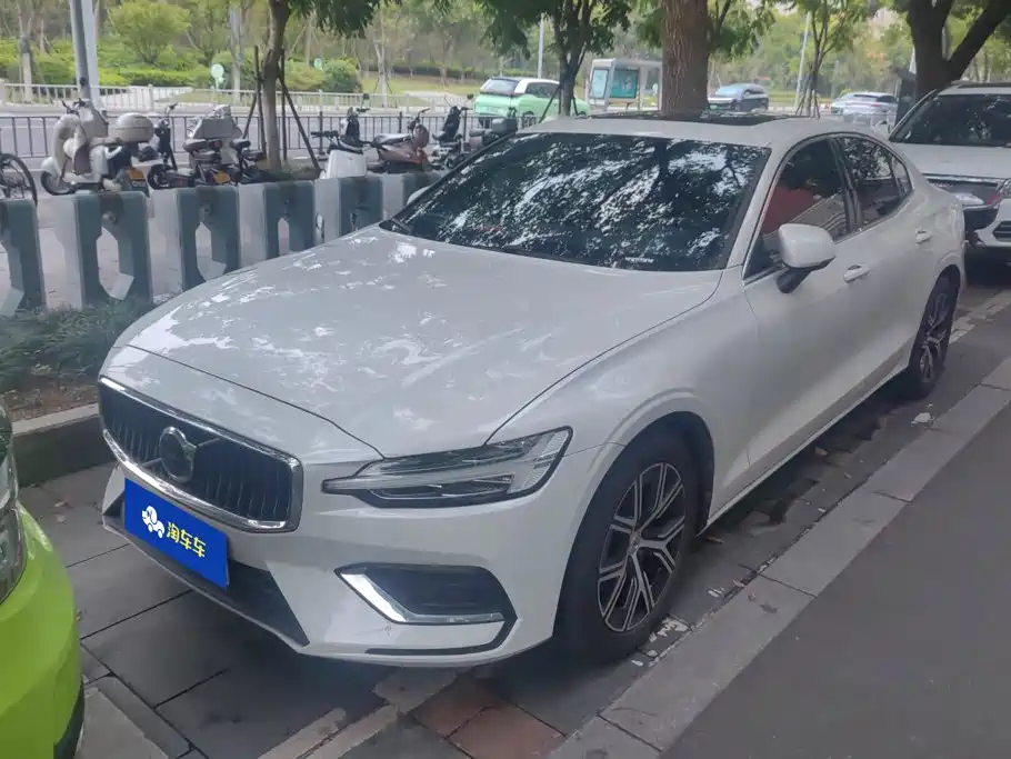 2025 Volvo S60