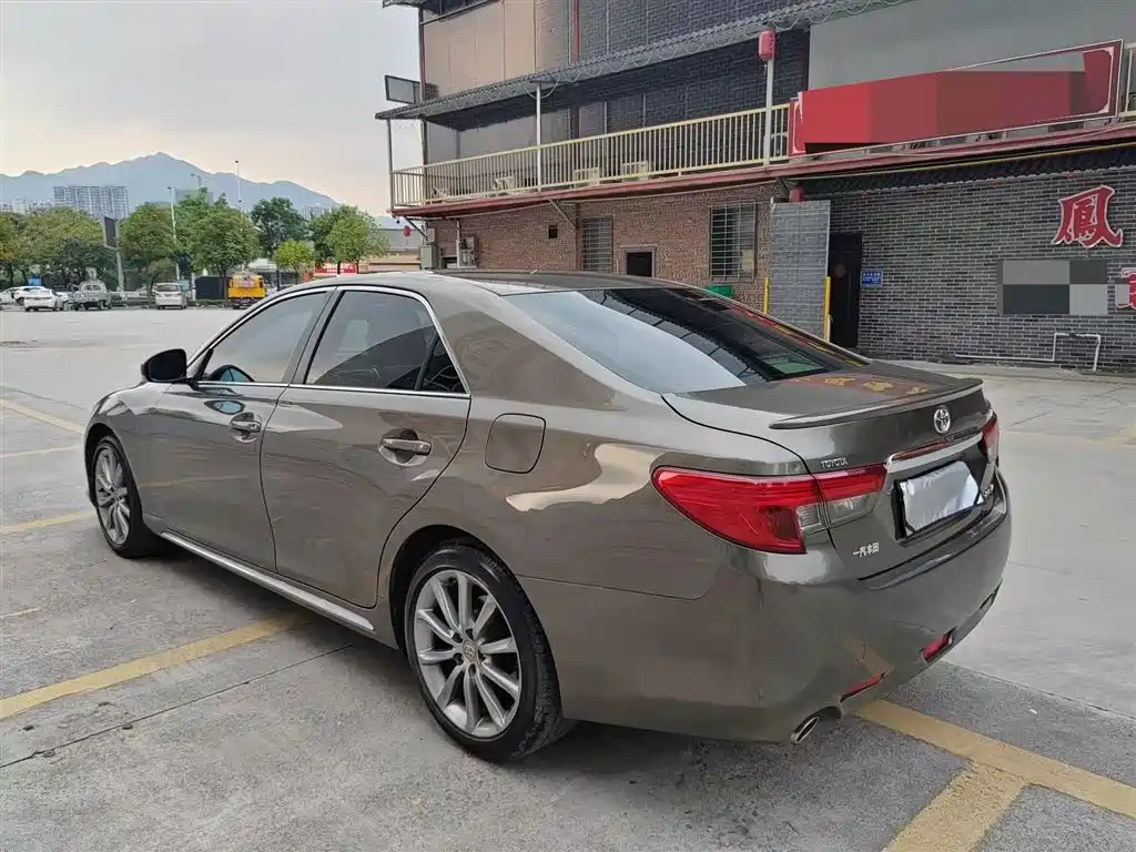 Toyota Reiz 2013 2.5V Premium Edition фото 9