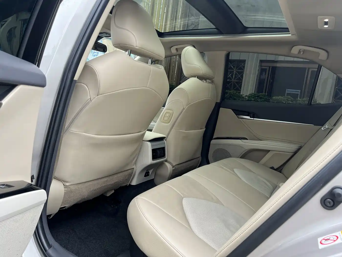 Toyota Camry 2018 Hybrid 2.5HG Luxury Edition фото 9