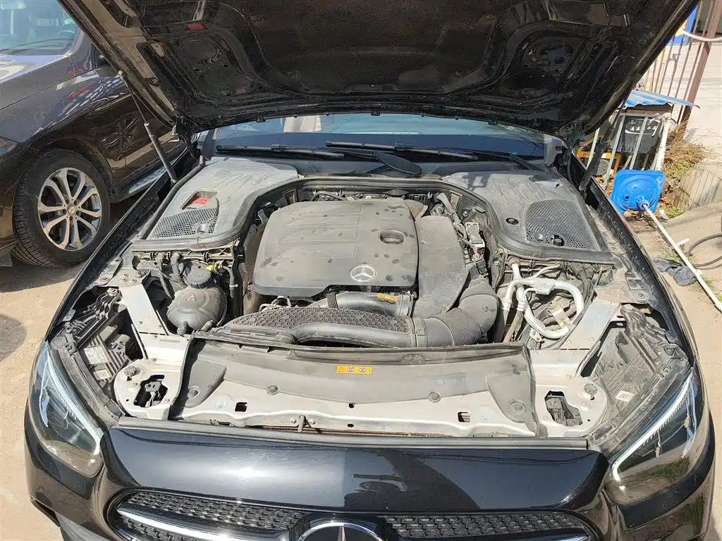 Mercedes-Benz E-Class 2022 E 260 L Sport фото 16