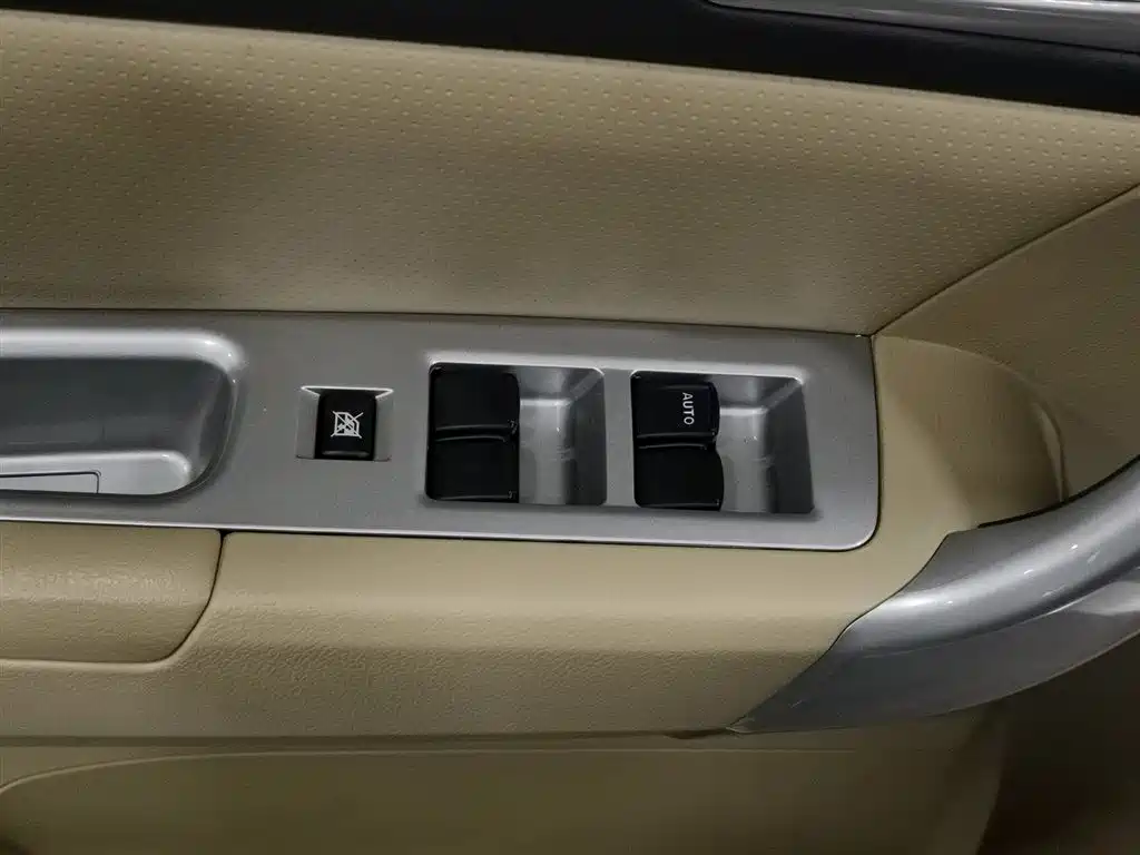 Haval H6 2011 2.0L Manual 2WD Elite Edition фото 9