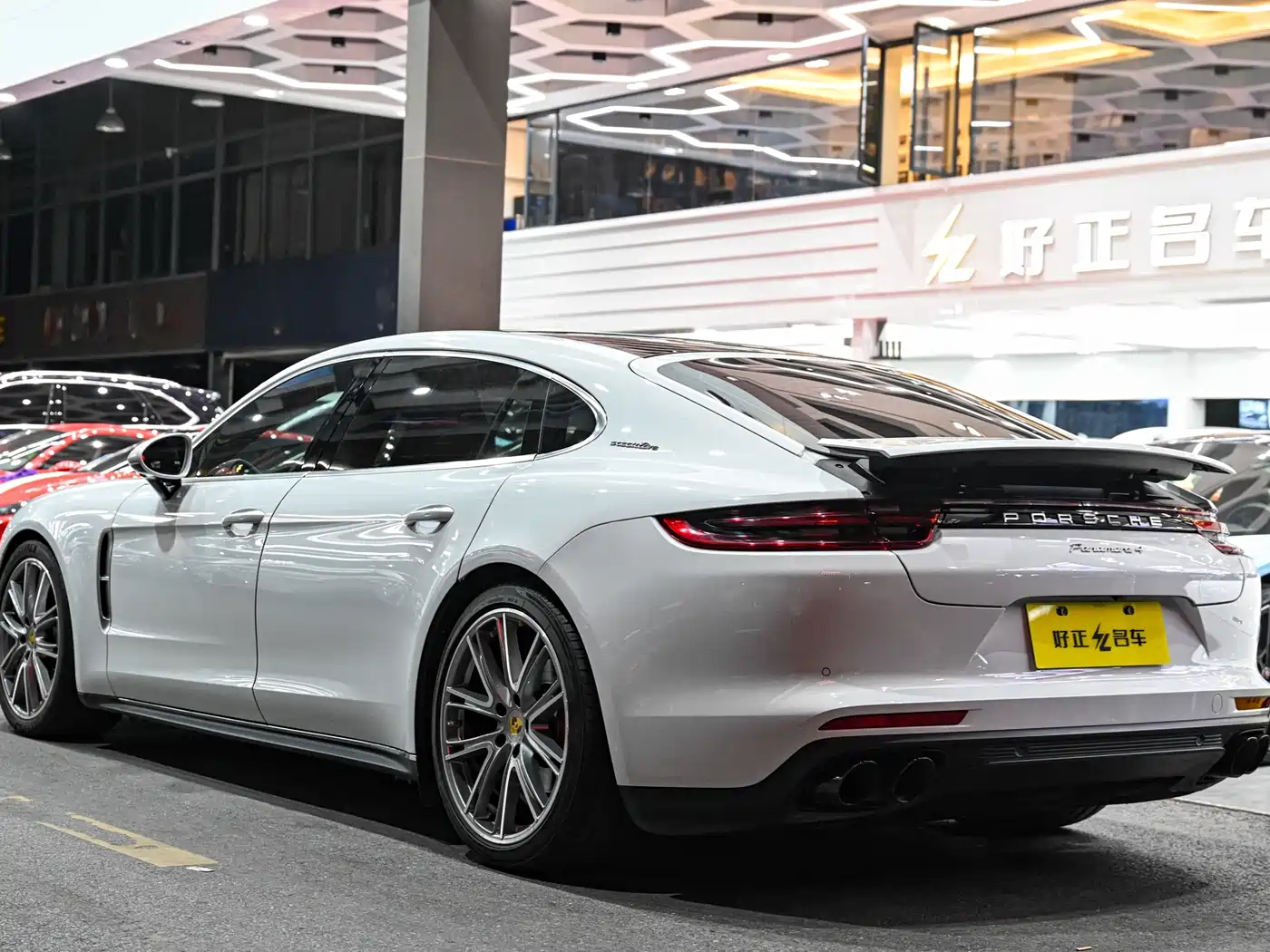PORSCHE PANAMERA