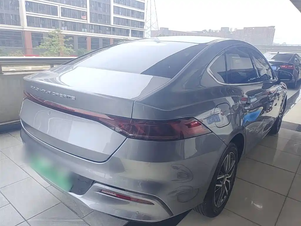 BYD Qin PLUS 2021 DM-i 55KM Flagship фото 7