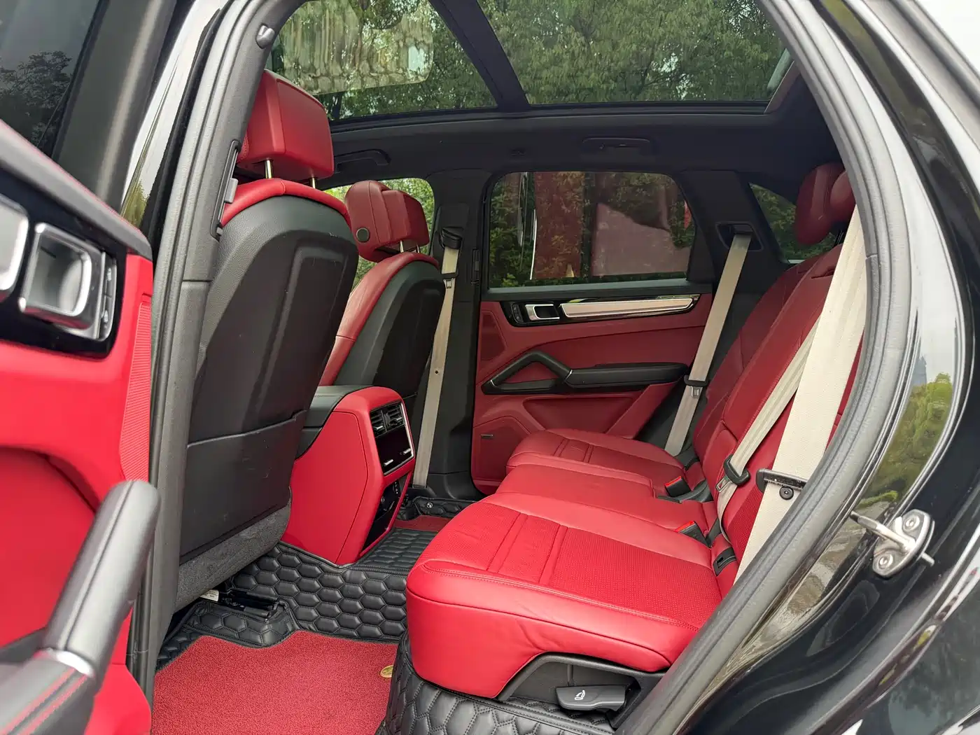 Porsche Cayenne New Energy 2022 Cayenne E-Hybrid 2.0T Platinum Edition фото 5