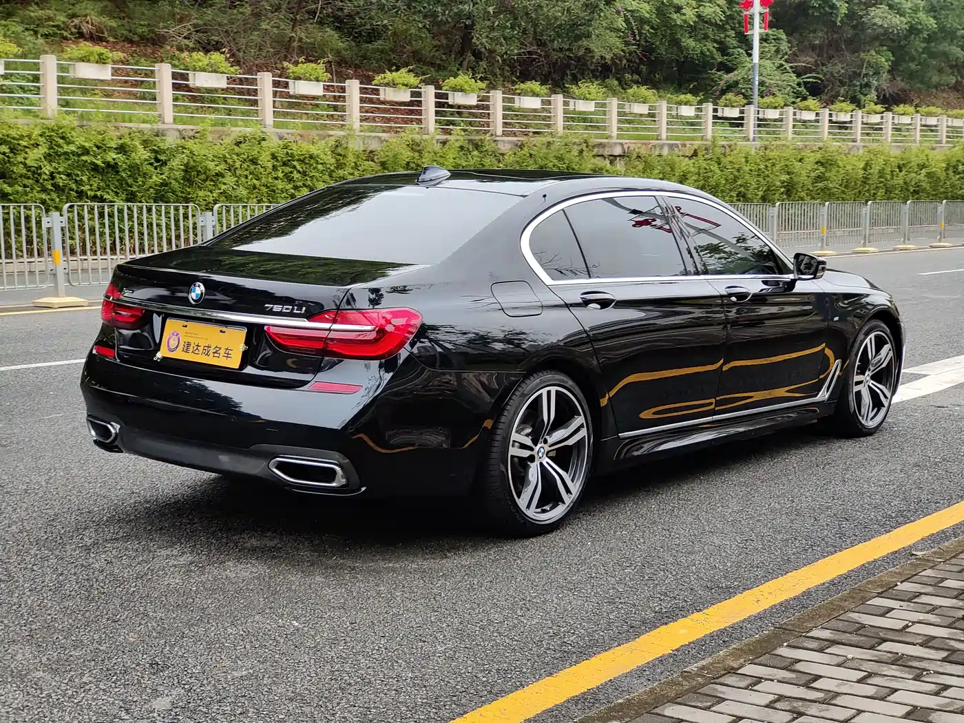 BMW 7 Series 2018 750Li xDrive M Sport Package фото 4