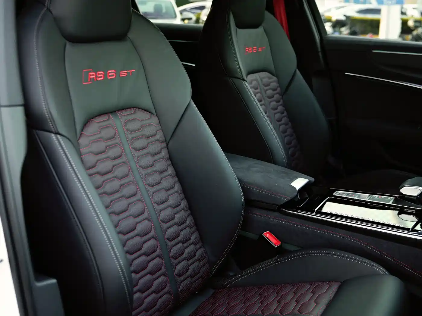 Audi RS 6 2025 RS 6 Avant GT фото 17