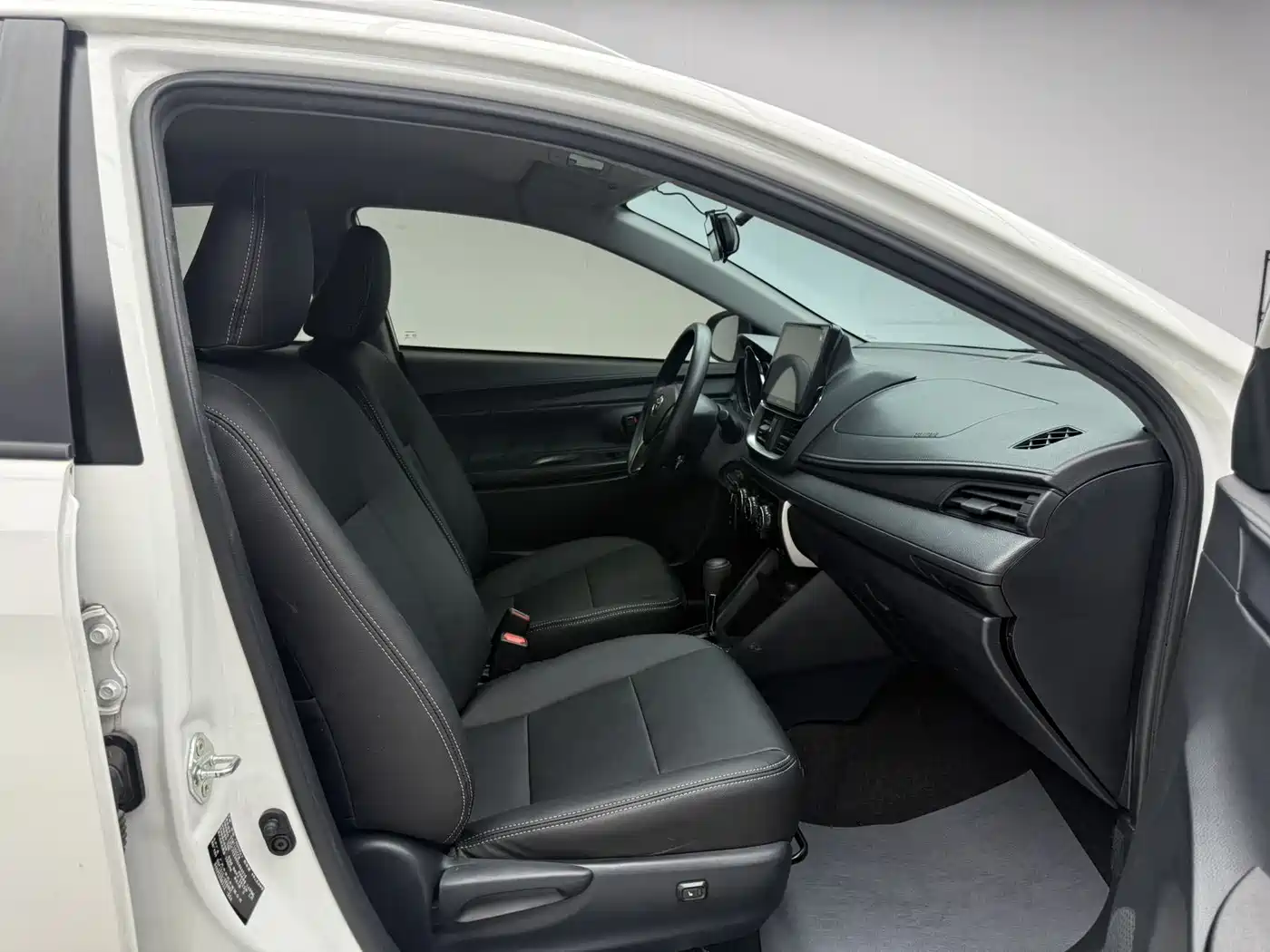 TOYOTA YARIS L ZHIXUAN