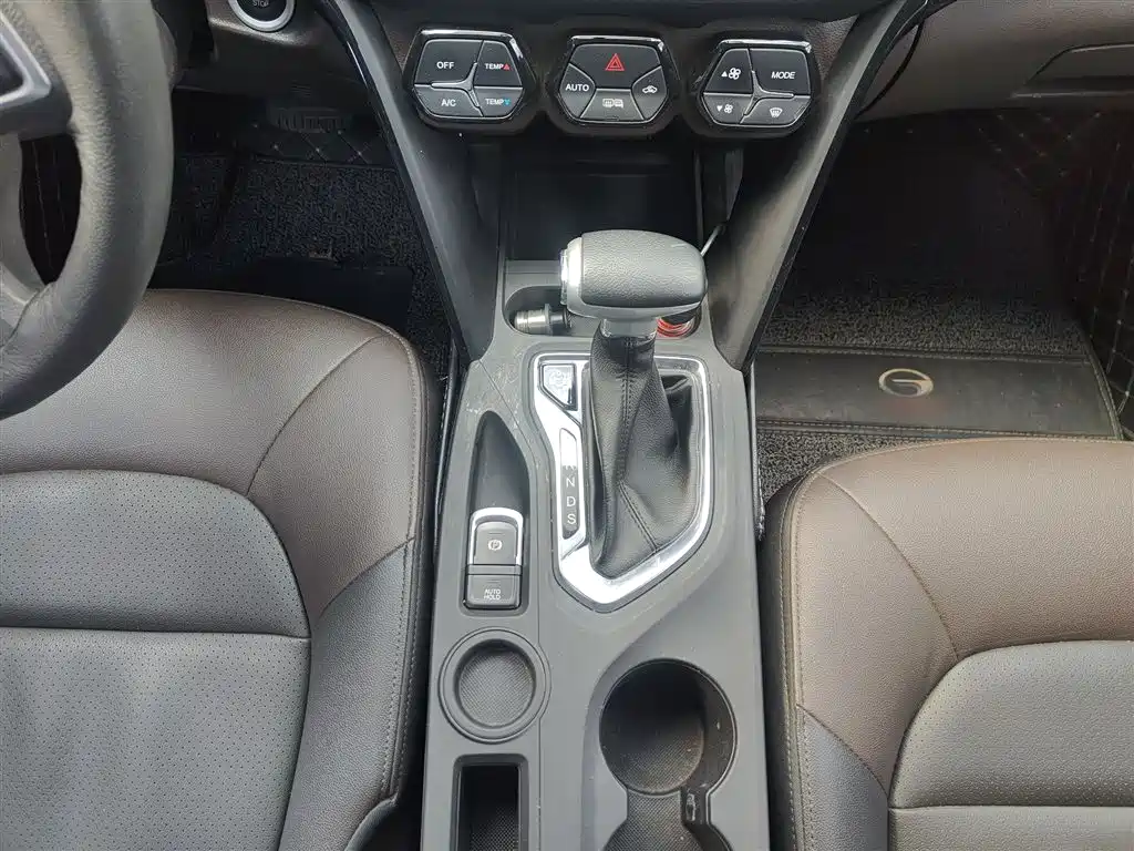 GAC Trumpchi Trumpchi GS4 2017 235T Automatic 2WD Luxury Smart Connected Edition фото 9