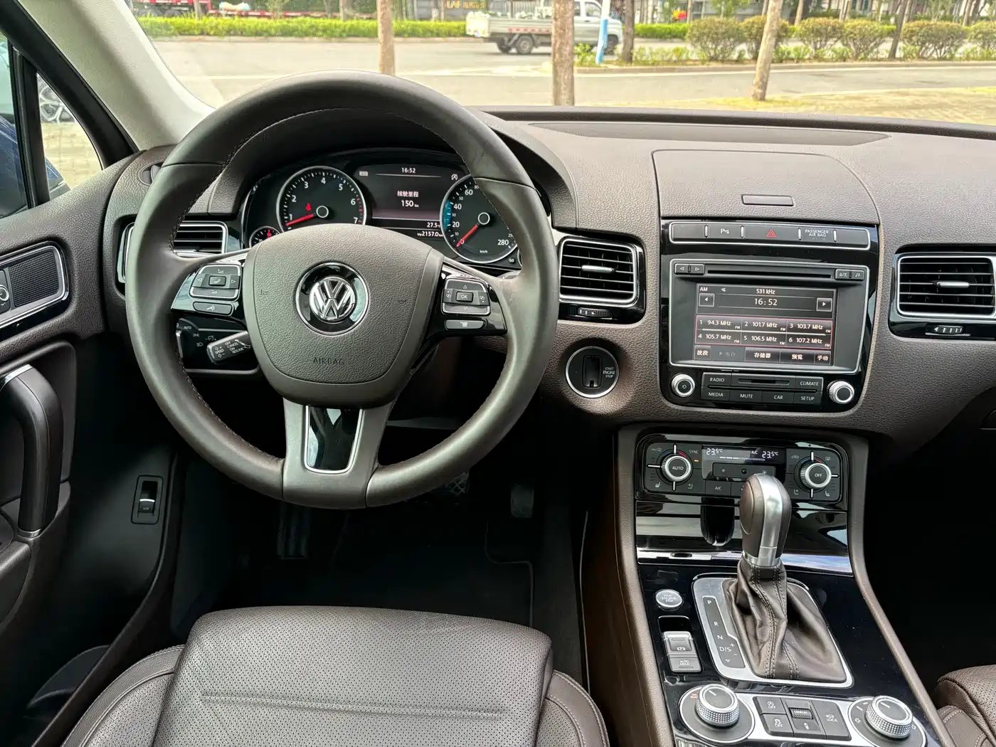 Volkswagen Touareg 2017 3.0TSI Explorer Edition фото 18