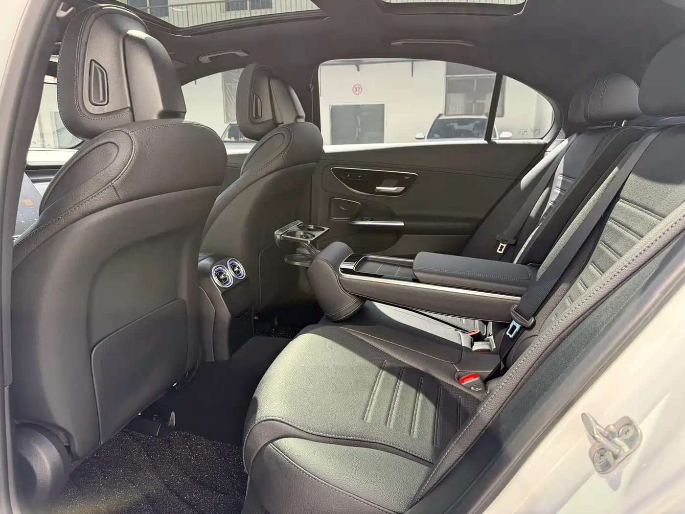 Mercedes-Benz C-Class 2025 Facelift C 260 L Sport Edition фото 17