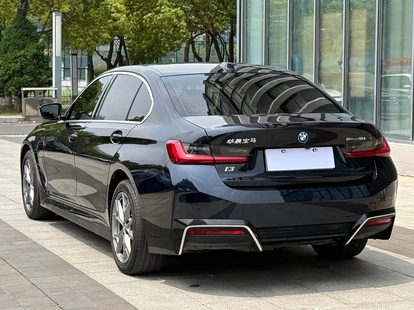 BMW i3 2022 eDrive 35 L фото 5